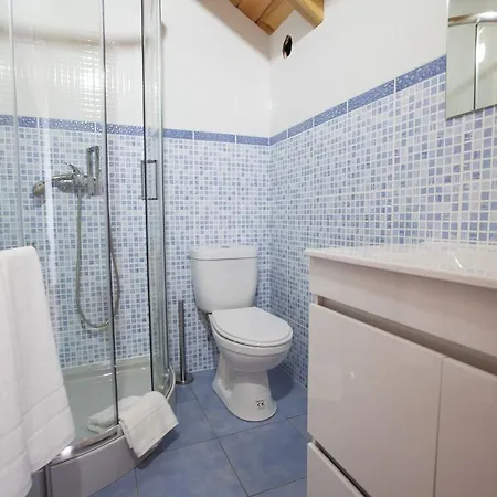 לינה וארוחת בוקר Pico Da Saudade 3*