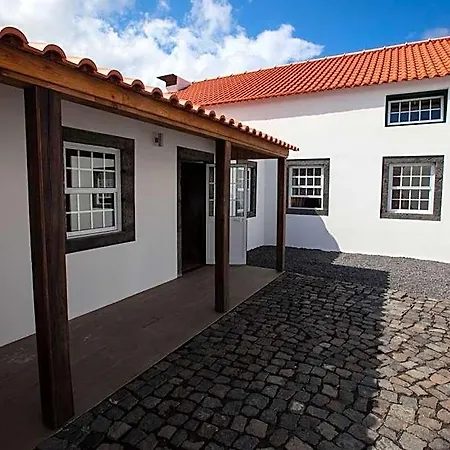 Pico Da Saudade Prainha (Sao Roque do Pico)